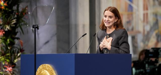 Filha de María Corina Machado recebe o prémio Nobel da Paz em nome da mãe