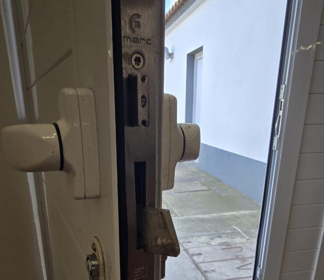 Casa do Povo dos Mosteiros assaltada