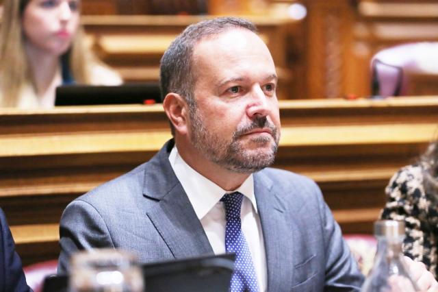 PS vai requerer apreciação parlamentar do diploma sobre subsídio social de mobilidade