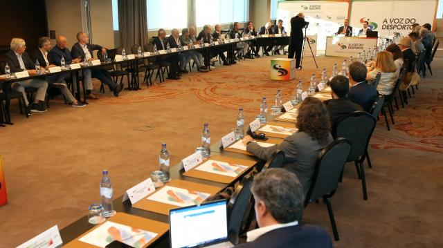 Comissão para a Cidadania e Igualdade de Género alerta para falta de paridade no setor do desporto
