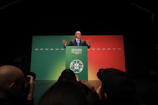 Seguro diz que “venceu a democracia” e quer derrotar extremismos 