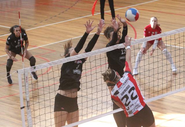 Clube K vence em Matosinhos e continua a recuperar