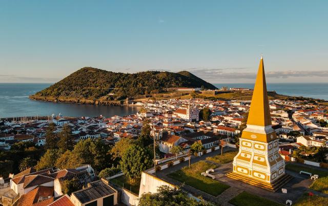 Angra assinala Dia Internacional da Educação