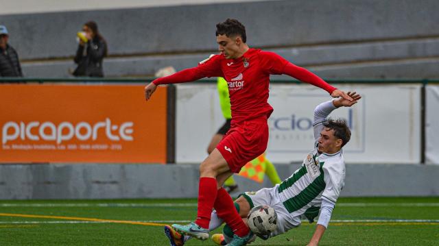 Governo exorta a FPF a apoiar o Angrense na II Divisão de Sub-19