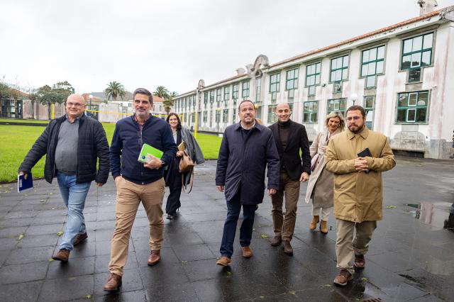 PS/Açores diz que Governo Regional não faz obras em escolas apesar da “muita propaganda” 