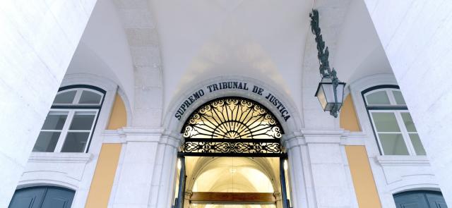 Juiz Manuel Mota Botelho condenado por recurso à prostituição de menores