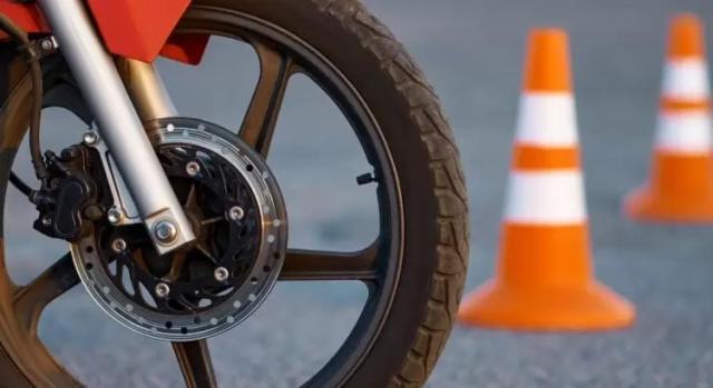 Escolas de condução nos Açores passam a dar formação a jovens ciclomotoristas