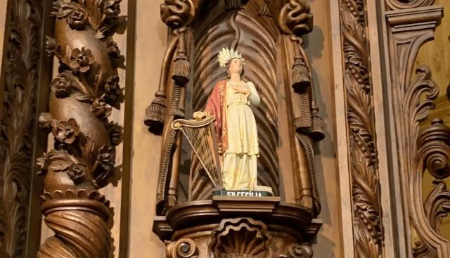 Imagem de Santa Cecília desapareceu do interior da igreja paroquial das Furnas 