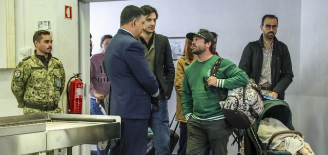 Avião com 147 cidadãos repatriados, a maioria portugueses, chegou a Lisboa