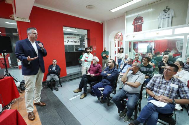 Aumento de capital social de 5 ME cria mal-estar no clube