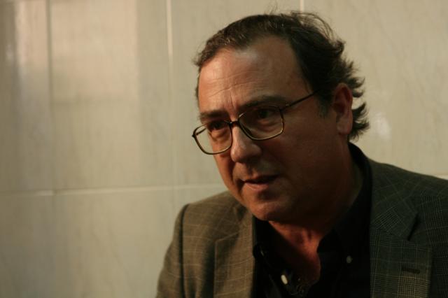 "Ferreira Leite e Sócrates são ditadores disfarçados"