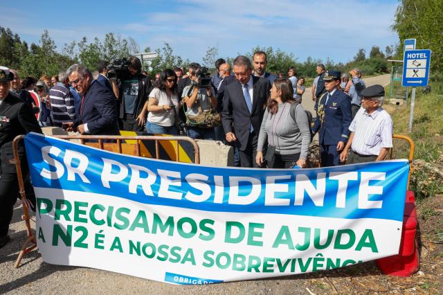PR ouve queixas sobre corte de estrada em Pedrógão Pequeno e promete levar tema a Montenegro 