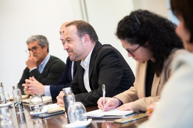 Líder do PS/Açores defende plano de contingência para apoiar agricultores