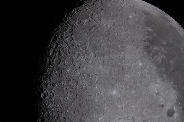 Astronautas da Artemis II viram pó lunar e novas cores na Lua