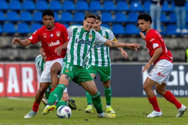 Resultado negativo espelha má exibição do Santa Clara