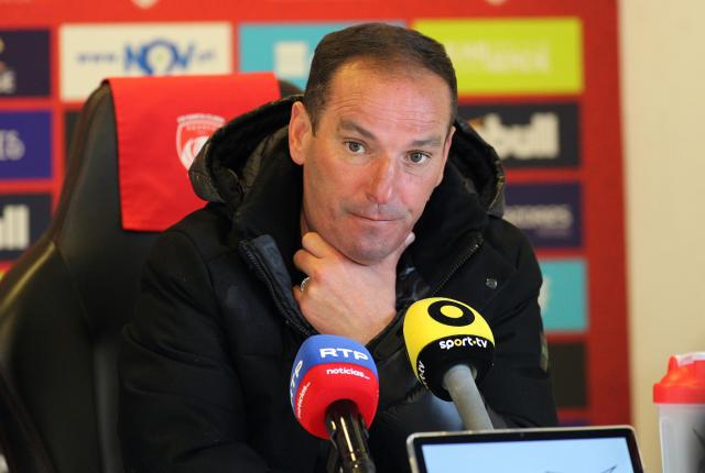 Petit deixa duras críticas à exibição do Santa Clara no Estádio de São Miguel