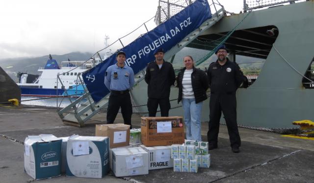 Marinha transporta bens para crianças em situação de vulnerabilidade