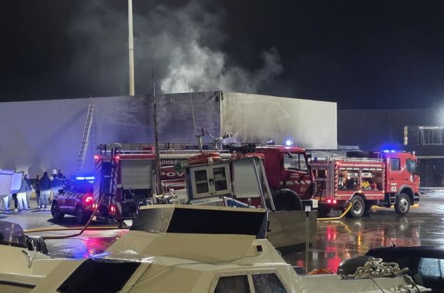 Incêndio na Ribeira Quente causa elevados prejuízos e afeta atividade de dois barcos 