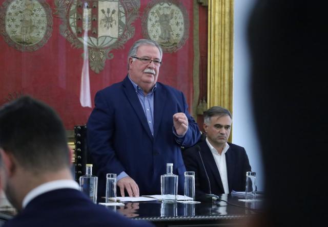 São Miguel levanta voz contra incongruências e impasse político