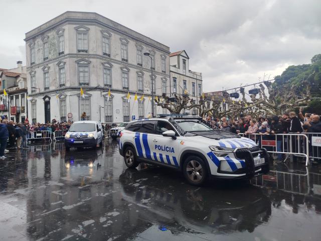 Chuva não travou desfile de homenagem ao Santo Cristo