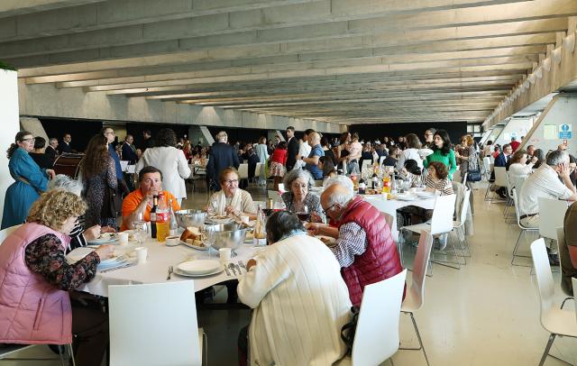 União à mesa com Sopas do Espírito Santo 