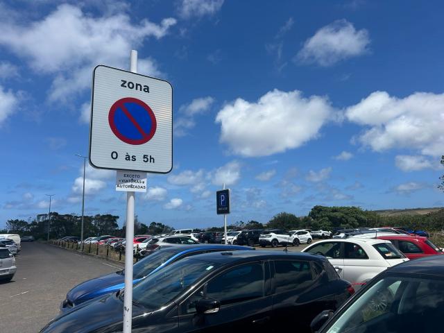 Já não se pode deixar o carro no aeroporto à noite: marienses revoltam-se e criam petição