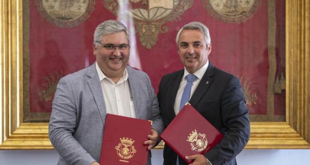 Câmara de Ponta Delgada aumenta apoio aos bombeiros para 250 mil euros 