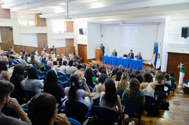 Um em cada quatro estudantes inquiridos com ansiedade severa