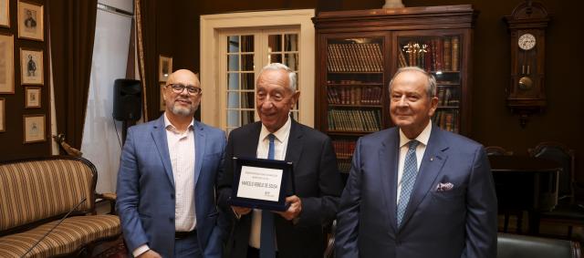 Marcelo premiado pelos jornalistas estrangeiros por ser próximo do povo e distante dos pedestais
