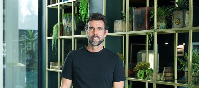 “Sinto que há qualquer coisa que me puxa para a ilha e que a ilha me puxa a mim”