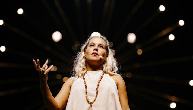 “Namastê” de Inês Aires Pereira na Lagoa