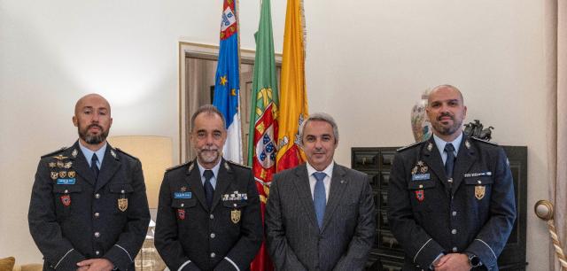 Pedro Nascimento Cabral recebe novo comandante da PSP de Ponta Delgada 