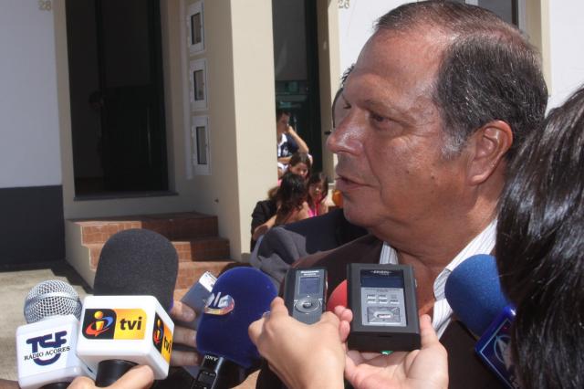 Carlos César bastante agradado com organização do 'SATA'