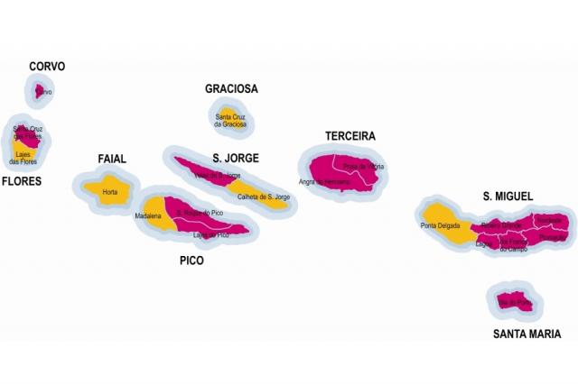 PS segura deputados nos Açores mas perde votação