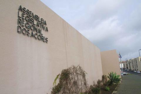 Parlamento aprova voto em braile e subida da paridade nas listas à Assembleia Legislativa dos Açores