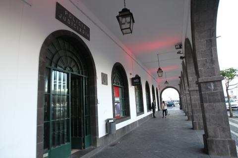 Padrasto detido por abusar sexualmente da enteada em São Miguel