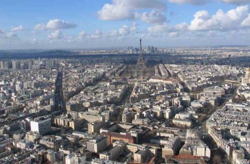 Duas crianças encontradas mortas num carro em França durante onda de calor