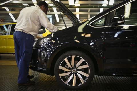 Indústria automóvel alemã apela a "rápida abertura das negociações" entre UE e EUA