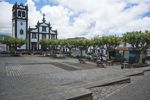 Caminhada divulga património azulejar na Lagoa