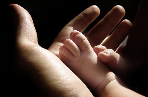 Hospital de Gaia está a “avaliar tudo o que se passou” no caso da mãe que levou bebé