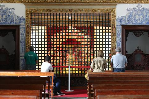 Santuário do Senhor Santo Cristo promove pela primeira vez Via Sacra orante