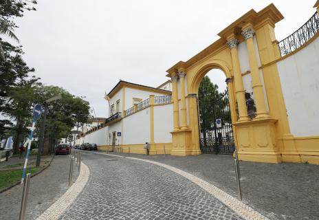 Escola Secundária Antero de Quental evoca 125 anos de visita régia 