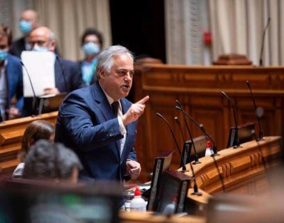 Paulo Moniz pede melhor serviço de carga e correio para os Açores