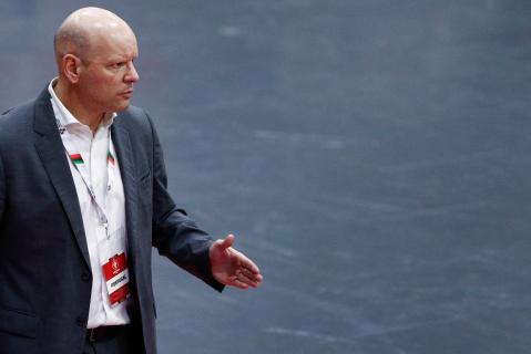 Selecionador de futsal com grupo alargado para jogos com a Ucrânia