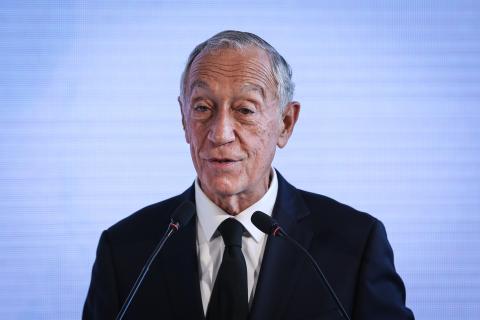 Marcelo vai sair como entrou, a pé, e deseja que Seguro seja "o melhor" dos presidentes 