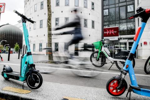 Autoridades lançam na terça-feira campanha sobre segurança de peões, ciclistas e trotinetas