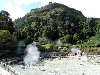 Alerta vulcânico baixa no vulcão açoriano das Furnas