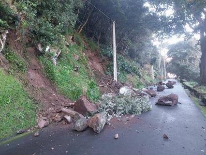 Governo dos Açores reabre estrada regional do Raminho