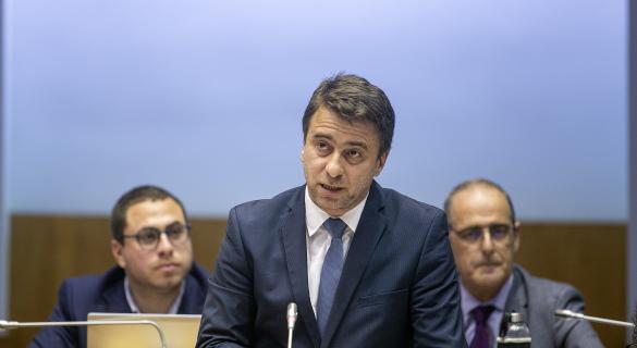PS/Açores questiona Governo Regional sobre rede viária da ilha do Faial