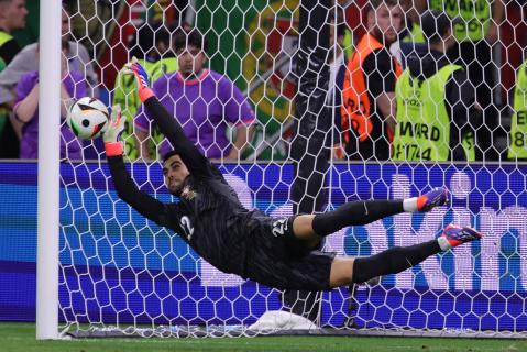 Diogo Costa quer ser "o mais competitivo possível” após a pausa para as seleções